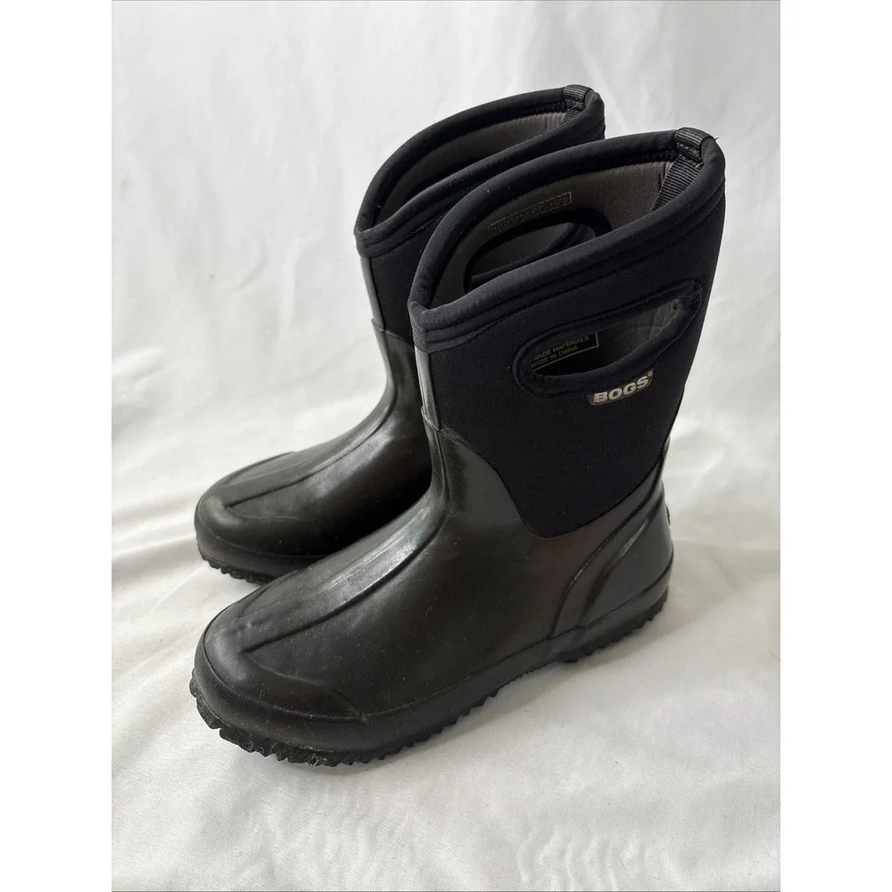 BOGS Classic Mid Handle Black Waterproof Insulated Snow  Boots Women US 7 EUR 38